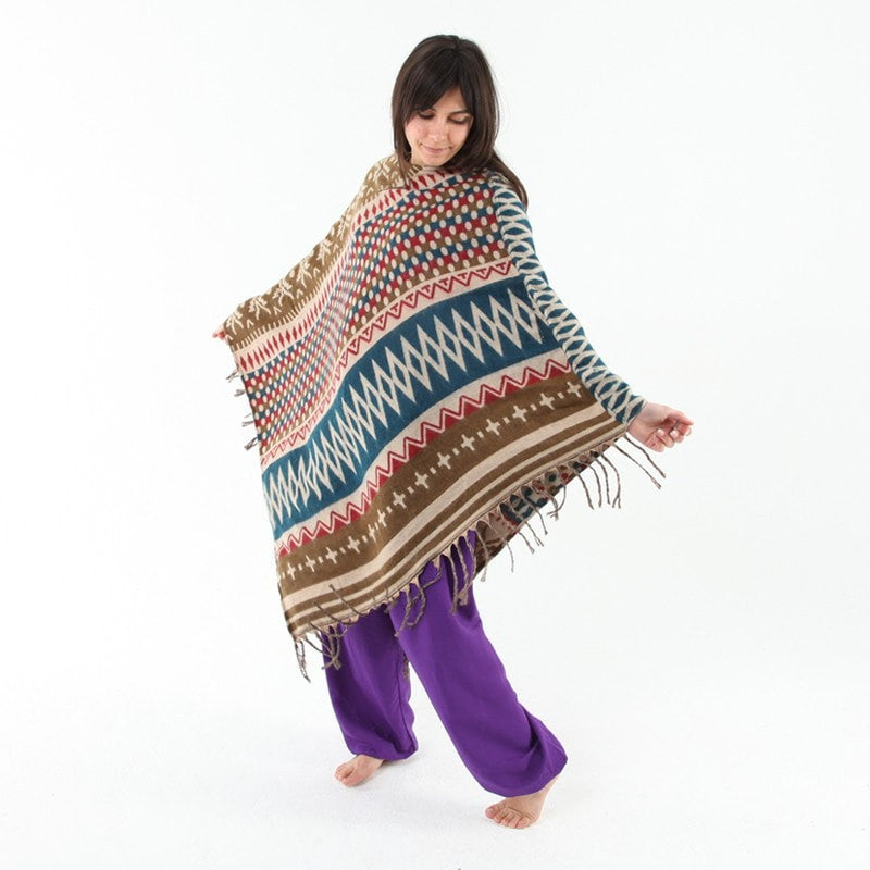 Puntiagudo Poncho Cape